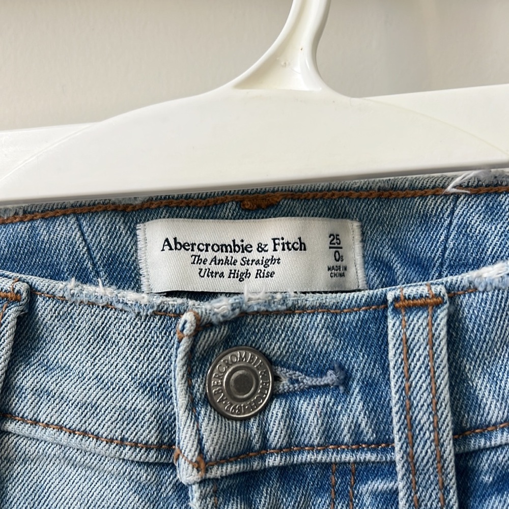 Abercrombie curve love jeans - Picture 2 of 4